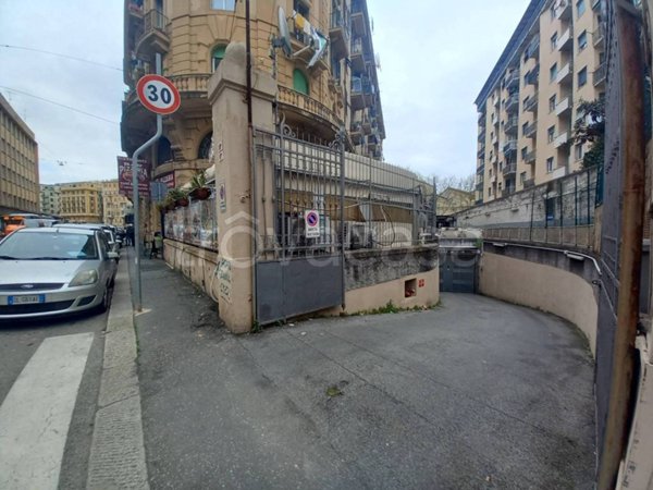 locale di sgombero in affitto a Genova in zona Marassi