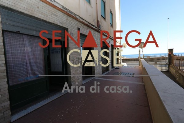 negozio in affitto a Genova in zona Foce