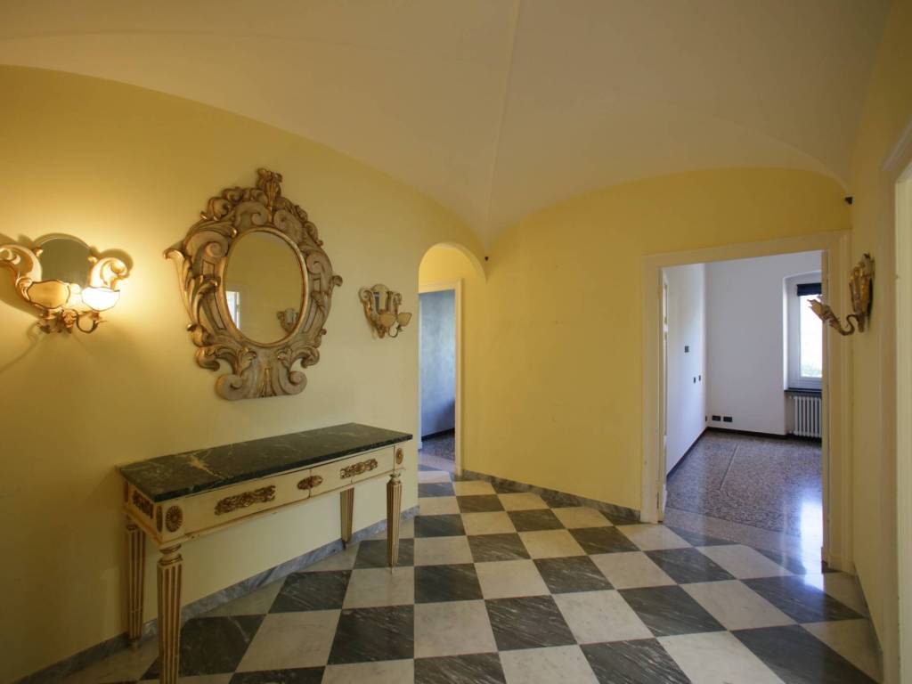 appartamento in affitto a Genova in zona Carignano