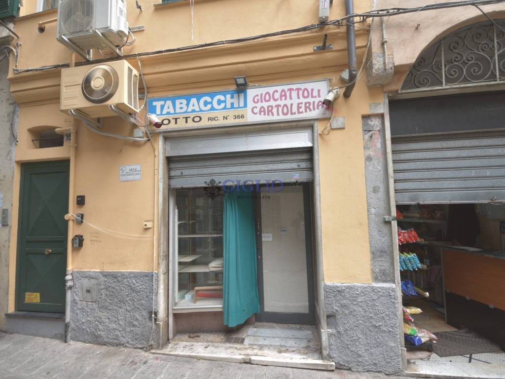 negozio in affitto a Genova in zona Sottoripa / Maddalena / Molo