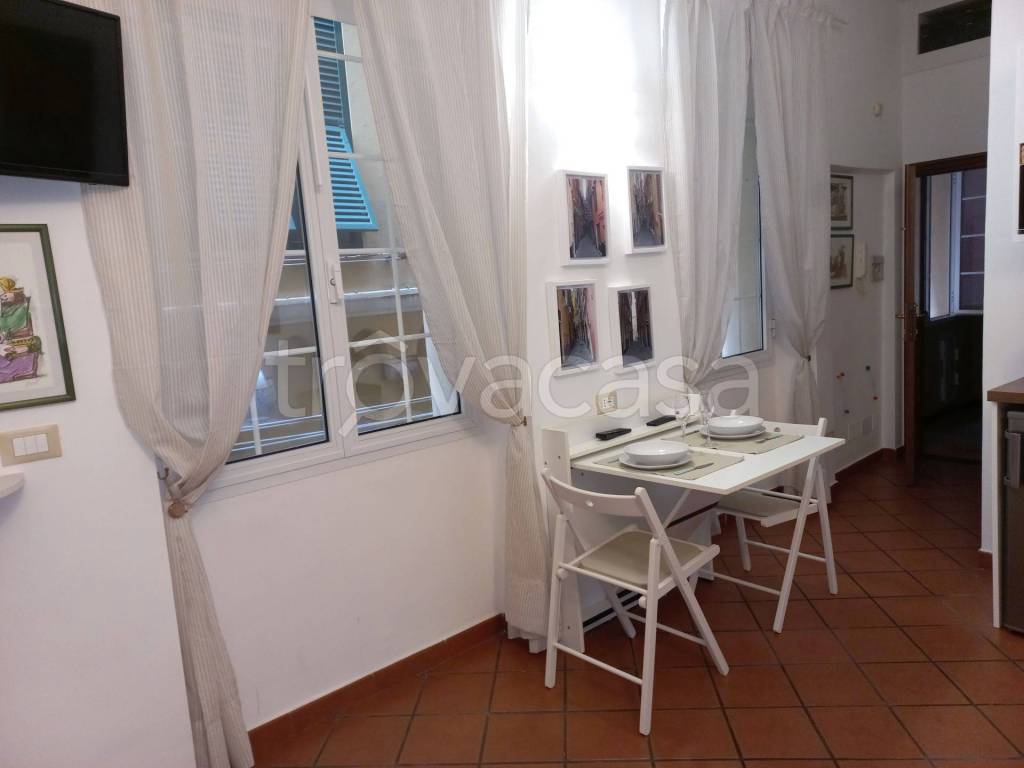 appartamento in affitto a Genova in zona Sottoripa / Maddalena / Molo