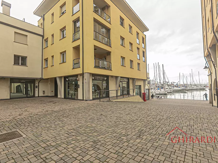 locale commerciale in affitto a Genova in zona Sestri Ponente