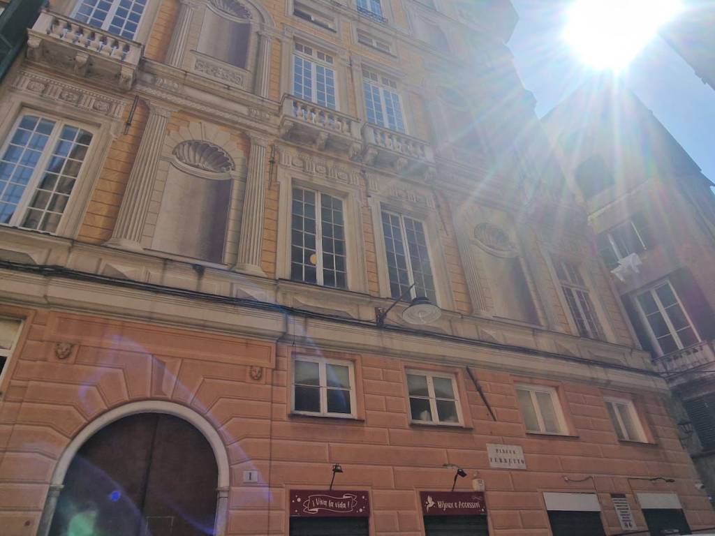 negozio in affitto a Genova in zona Centro Storico