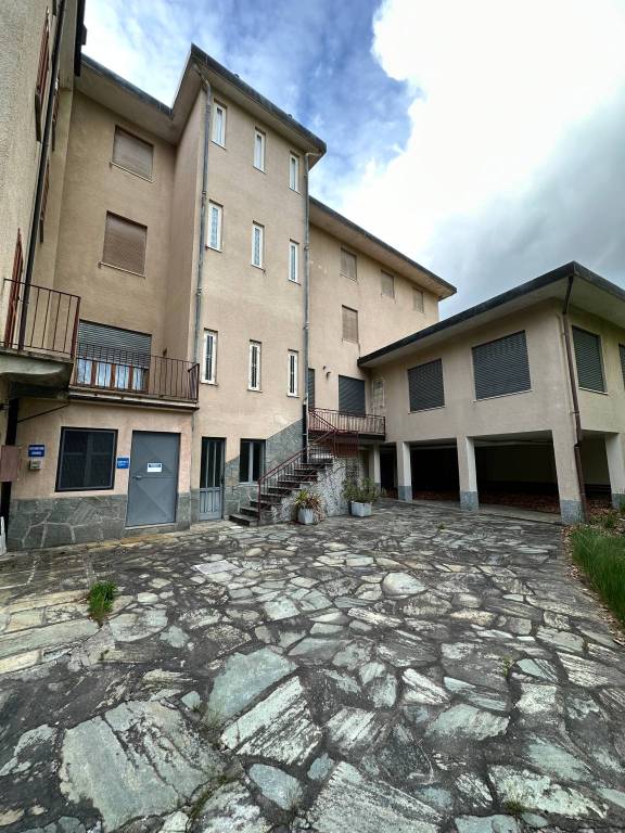 negozio in affitto a Genova