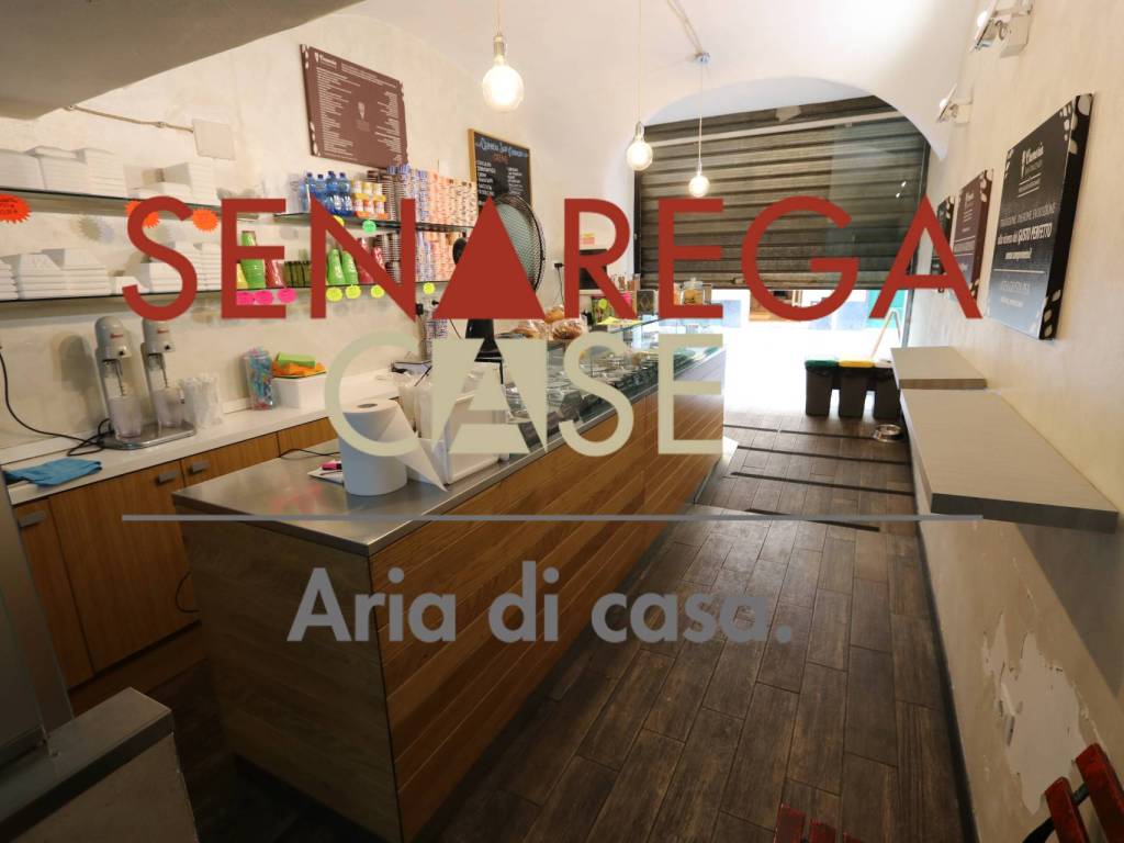negozio in affitto a Genova in zona San Vincenzo