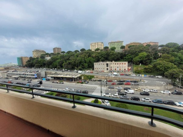 ufficio in affitto a Genova in zona Foce