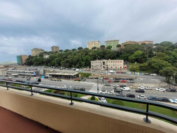 ufficio in affitto a Genova in zona Foce