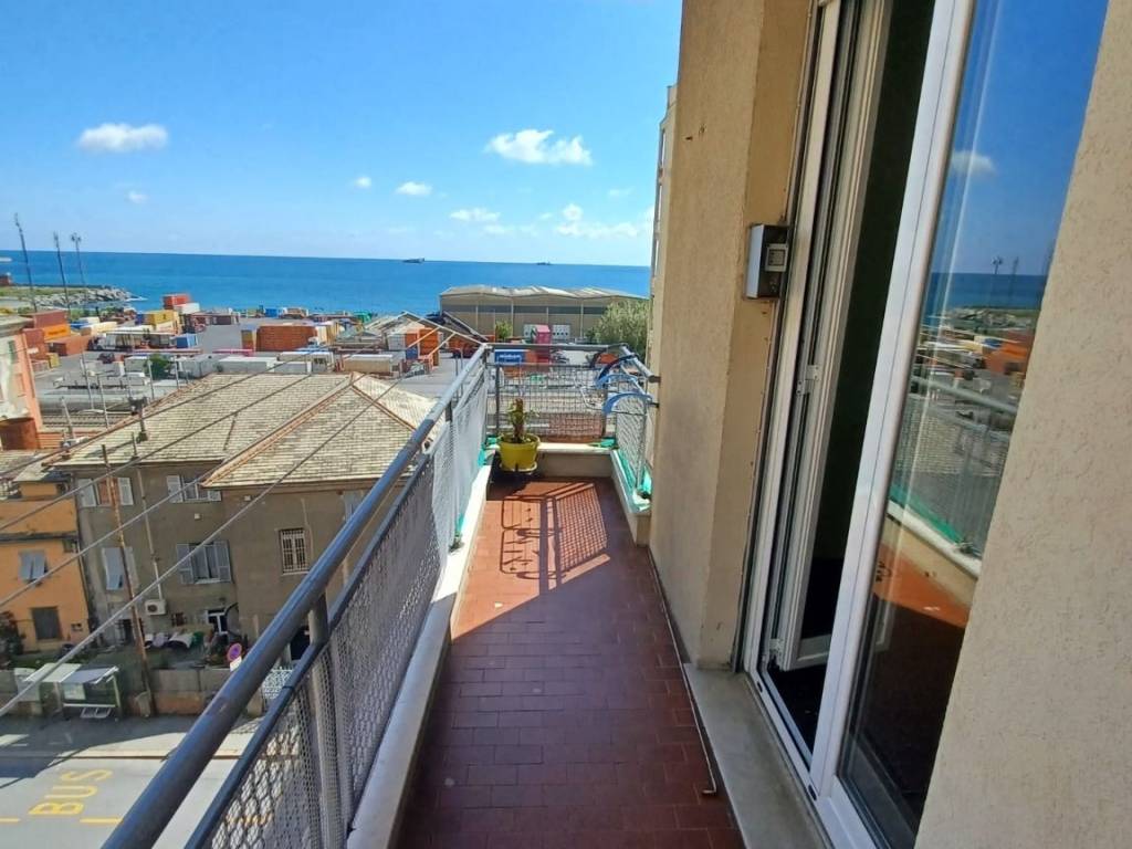 appartamento in affitto a Genova in zona Voltri