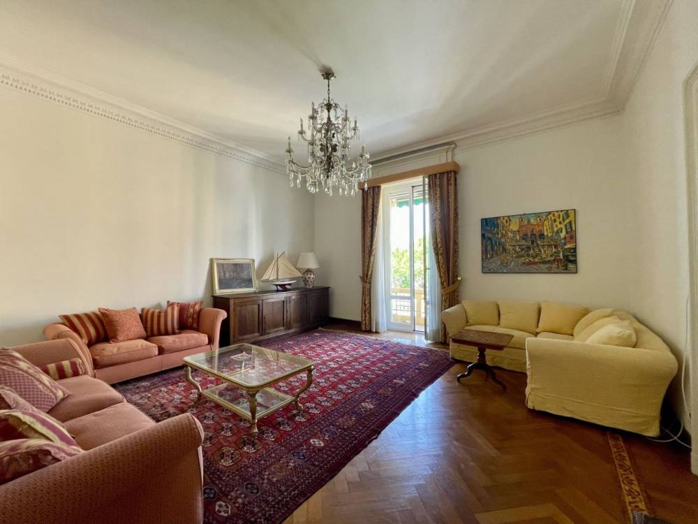 appartamento in affitto a Genova in zona Carignano