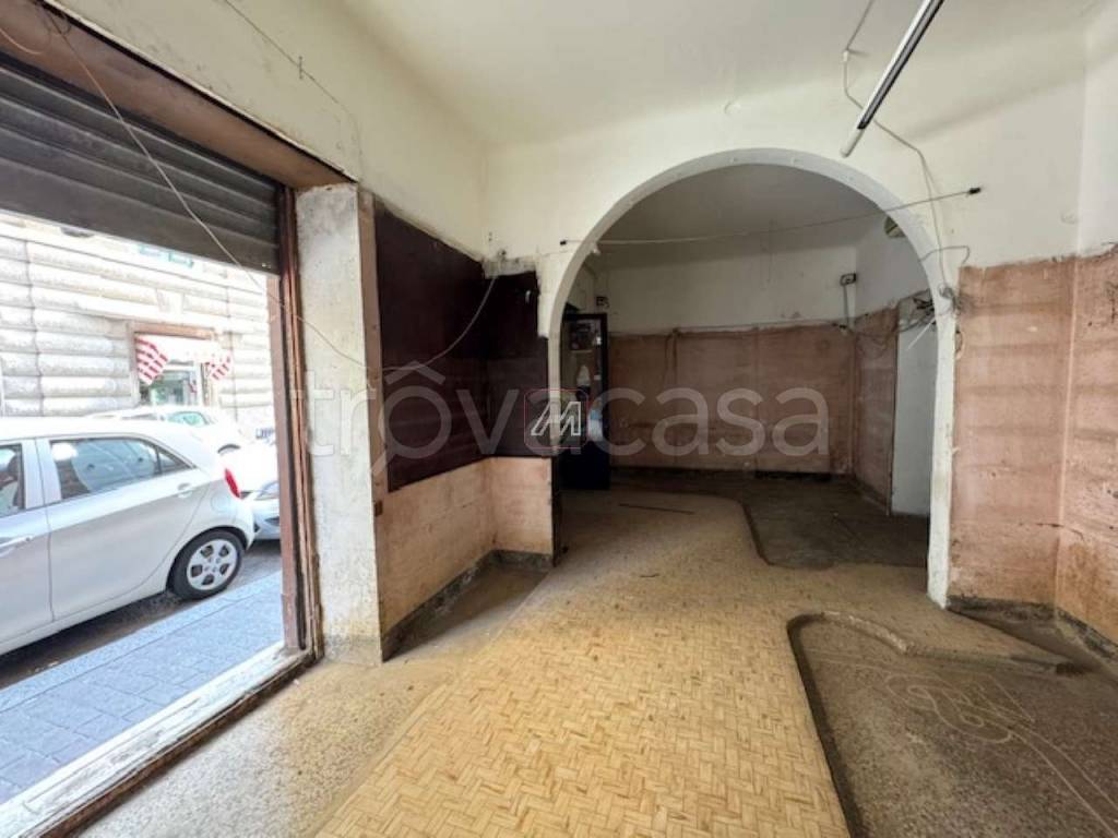 negozio in affitto a Genova in zona Palmaro / Pra'