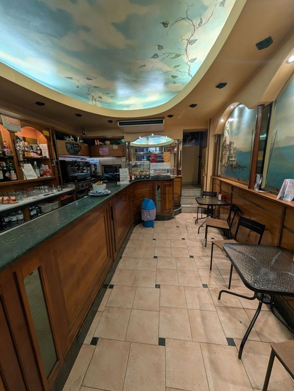 negozio in affitto a Genova in zona Sottoripa / Maddalena / Molo