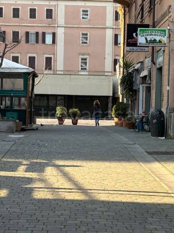 negozio in affitto a Genova in zona San Fruttuoso