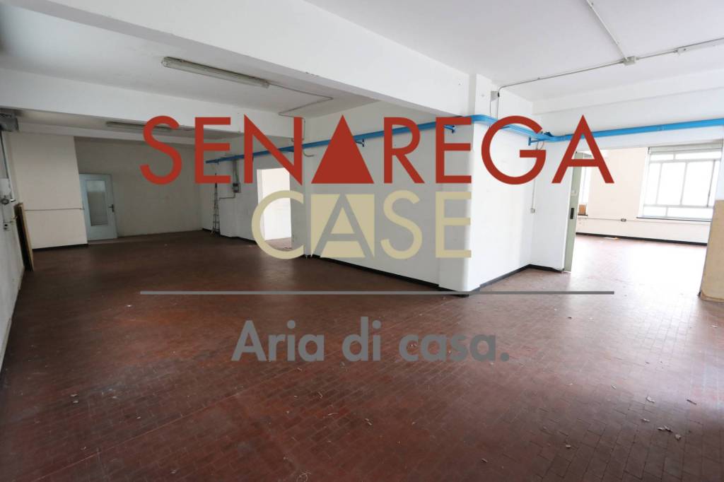 locale commerciale in affitto a Genova