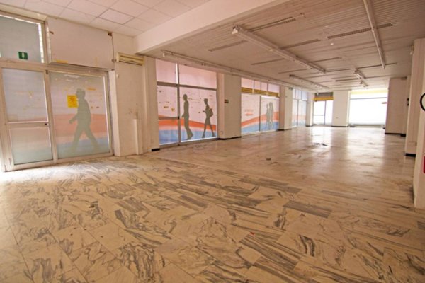 negozio in affitto a Genova in zona Marassi