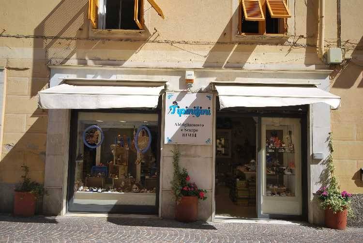 negozio in affitto a Genova in zona Nervi
