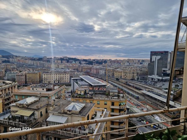 esavano in affitto a Genova