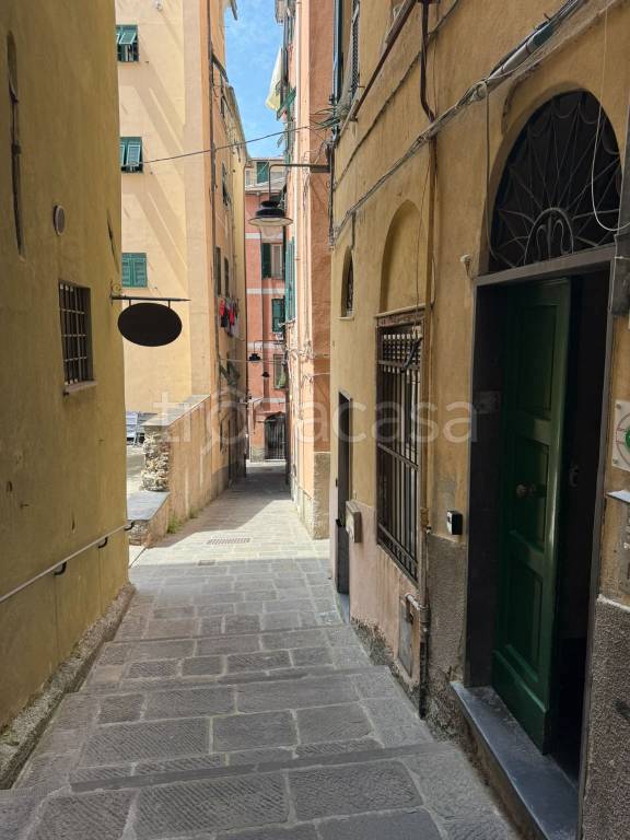 appartamento in affitto a Genova in zona Sottoripa / Maddalena / Molo