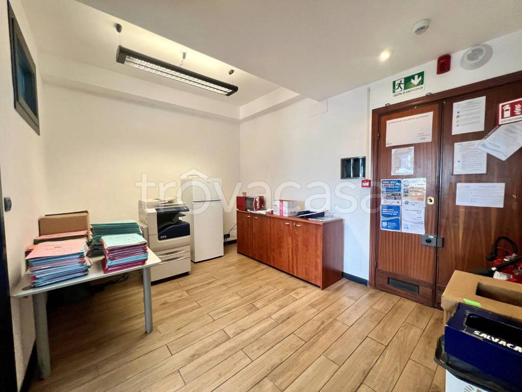 ufficio in affitto a Genova in zona Portoria / Piccapietra