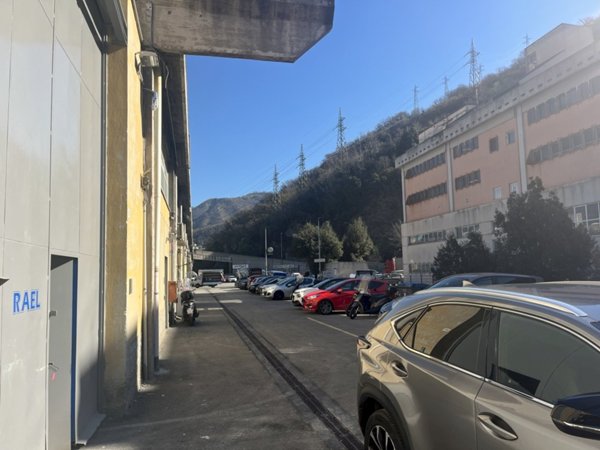 capannone in affitto a Genova in zona Molassana