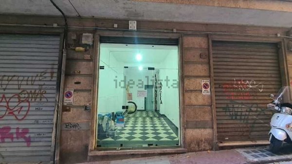negozio in affitto a Genova in zona Lagaccio / Granarolo