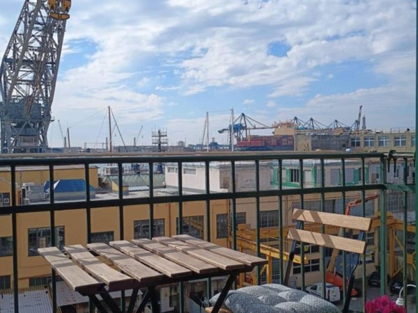 appartamento in affitto a Genova in zona Sottoripa / Maddalena / Molo