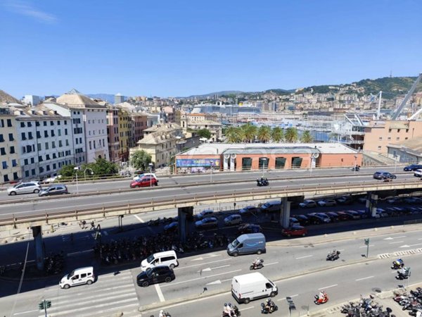 appartamento in affitto a Genova in zona Sottoripa / Maddalena / Molo