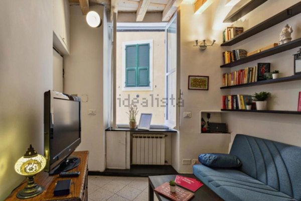 appartamento in affitto a Genova in zona Sottoripa / Maddalena / Molo