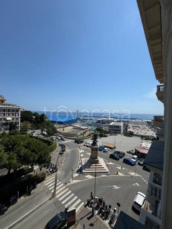 appartamento in affitto a Genova in zona Carignano