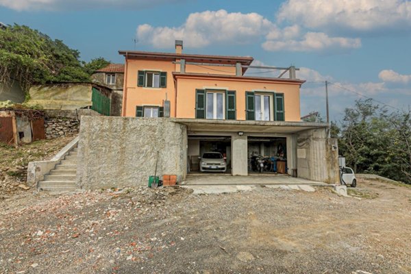 casa indipendente in affitto a Genova