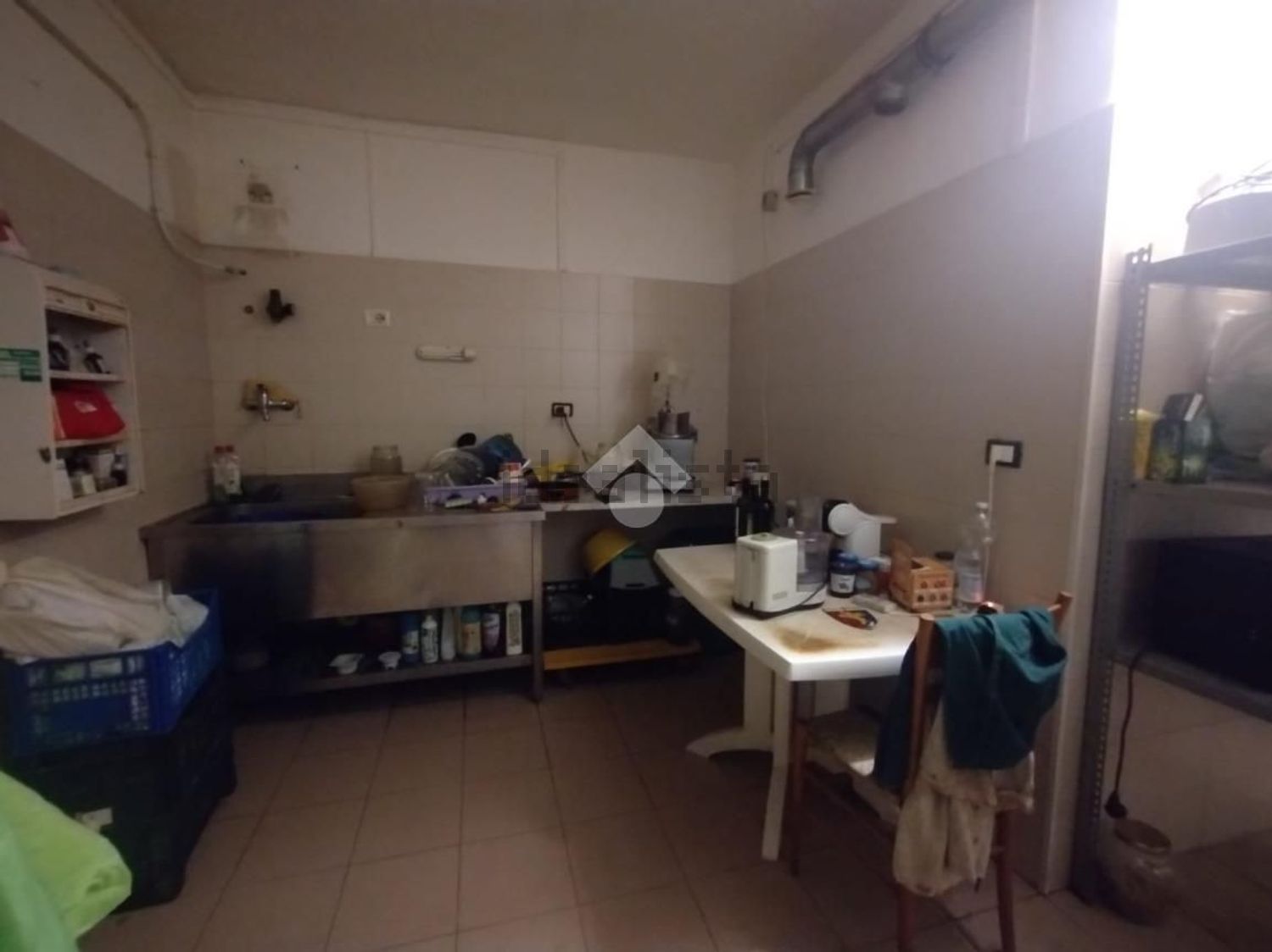 locale commerciale in affitto a Genova in zona Foce