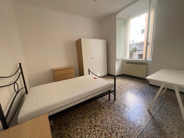 negozio in affitto a Genova in zona Carignano