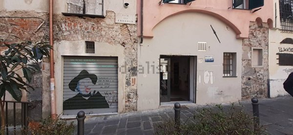 locale commerciale in affitto a Genova