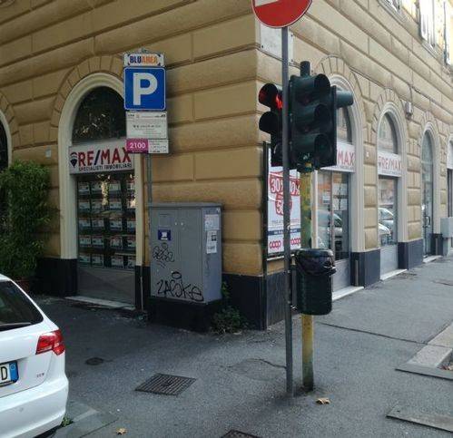 negozio in affitto a Genova