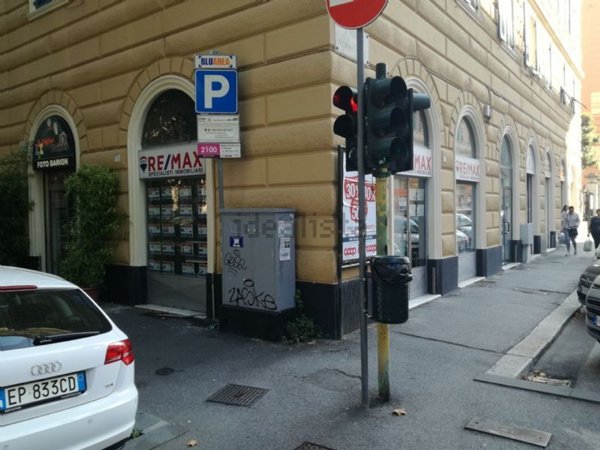 negozio in affitto a Genova in zona Foce