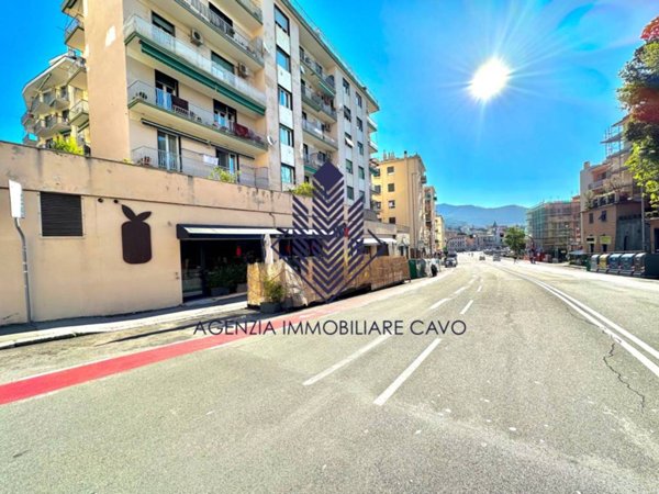 negozio in affitto a Genova in zona Sturla