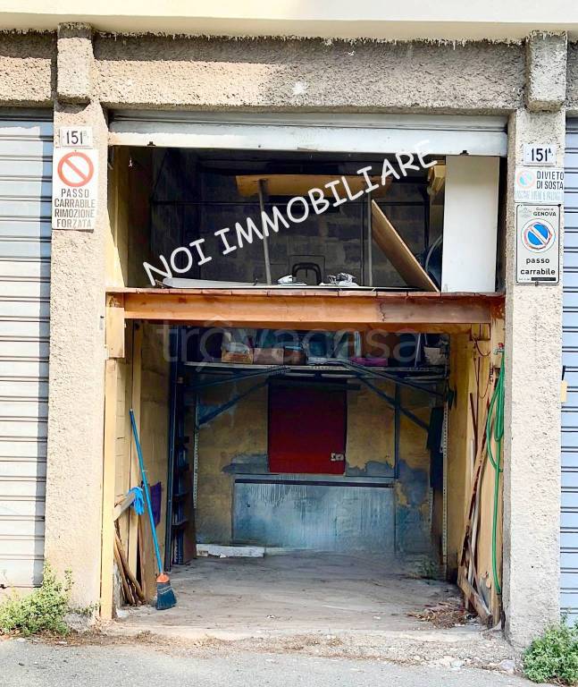 locale di sgombero in affitto a Genova in zona Pegli