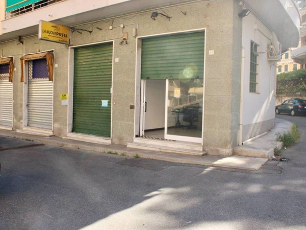 negozio in affitto a Genova in zona Sturla