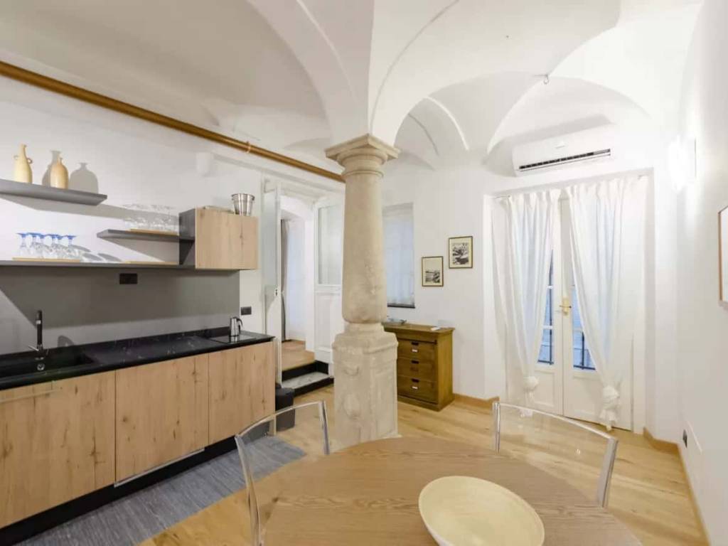 appartamento in affitto a Genova in zona Sottoripa / Maddalena / Molo