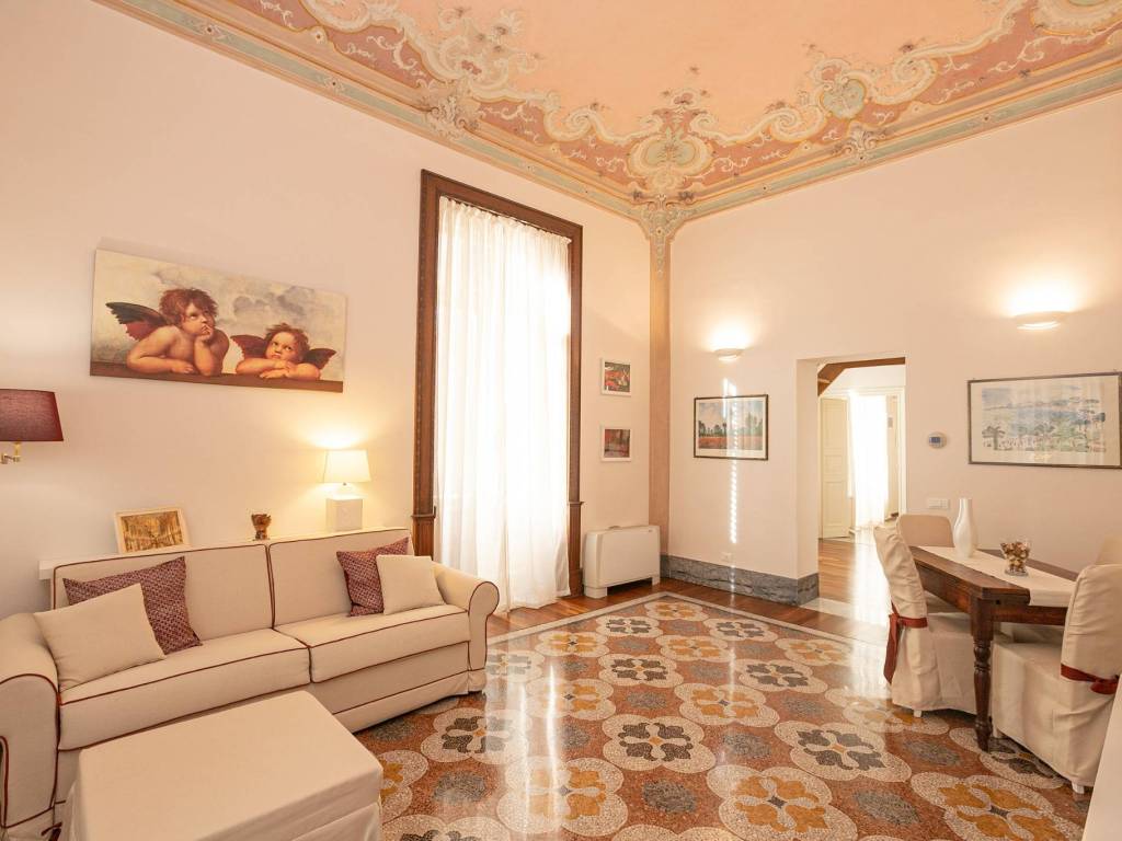 intera palazzina in affitto a Genova in zona Carignano