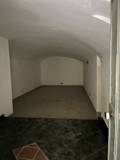 negozio in affitto a Genova in zona Sestri Ponente