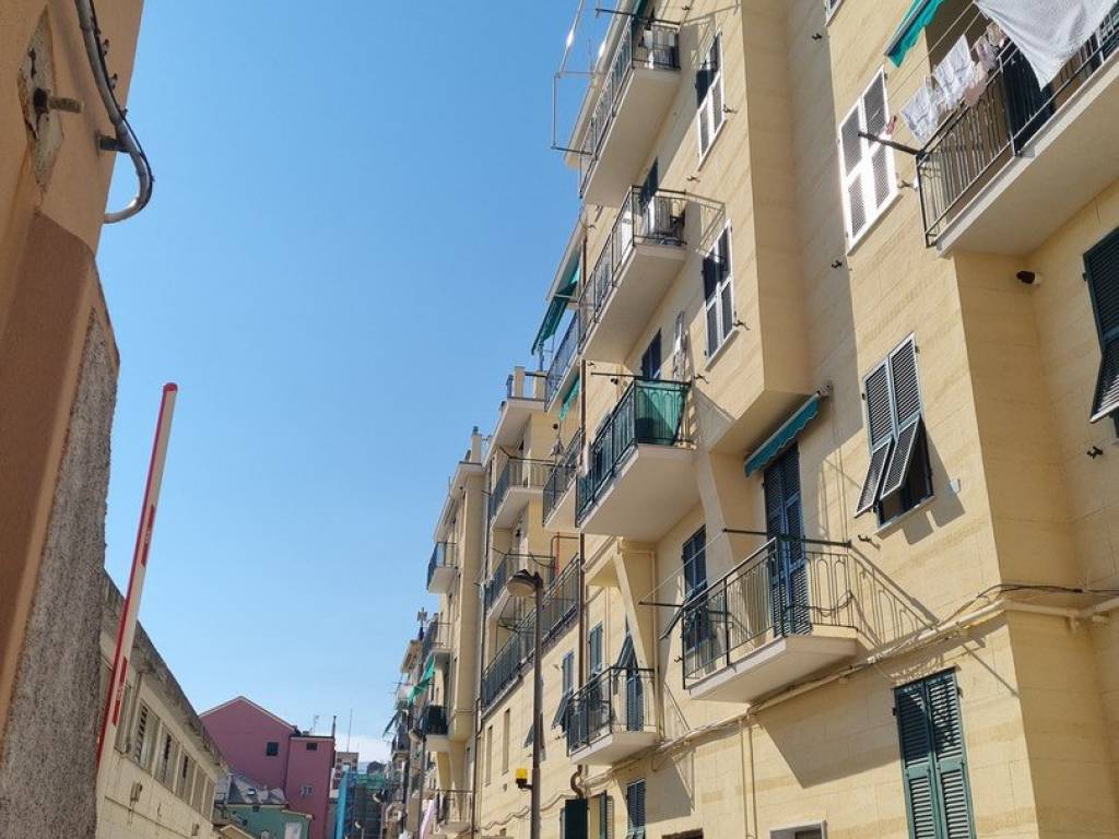 appartamento in affitto a Genova in zona Palmaro / Pra'