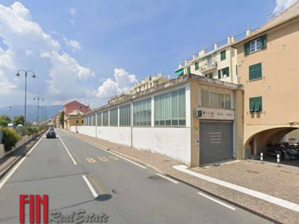 locale commerciale in affitto a Genova in zona Palmaro / Pra'