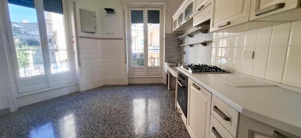 negozio in affitto a Genova in zona Castelletto