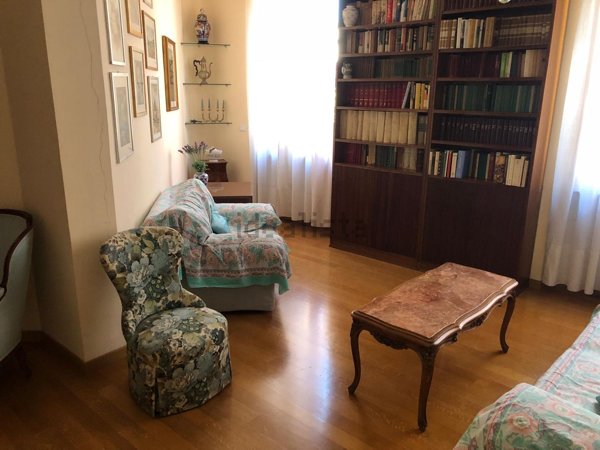 appartamento in affitto a Genova in zona Castelletto