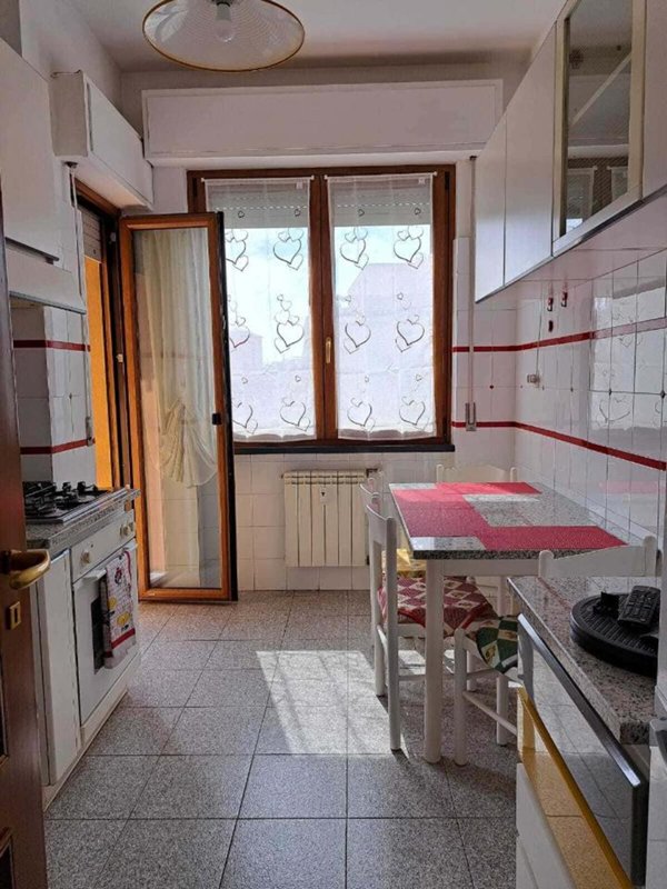 negozio in affitto a Genova in zona San Martino