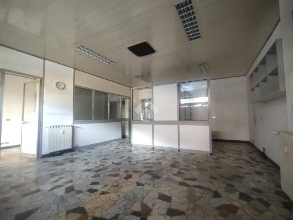 negozio in affitto a Genova in zona Molassana