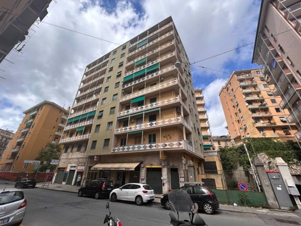 negozio in affitto a Genova in zona San Fruttuoso
