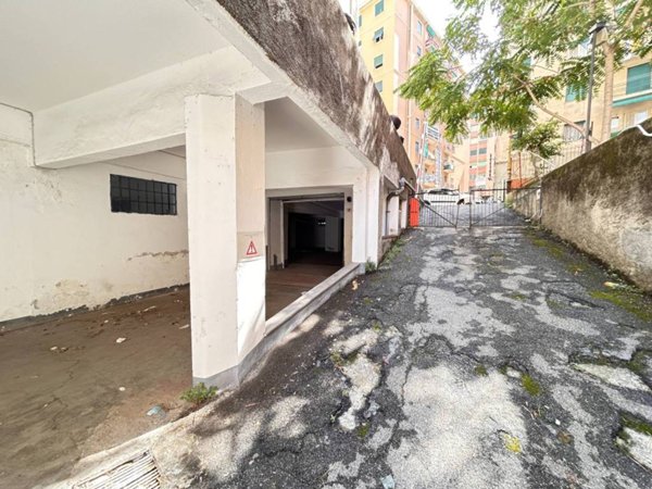 negozio in affitto a Genova in zona San Fruttuoso