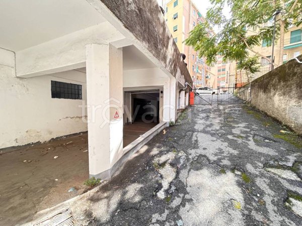 negozio in affitto a Genova in zona San Fruttuoso