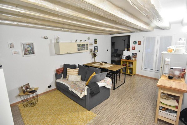 appartamento in affitto a Genova in zona Sottoripa / Maddalena / Molo
